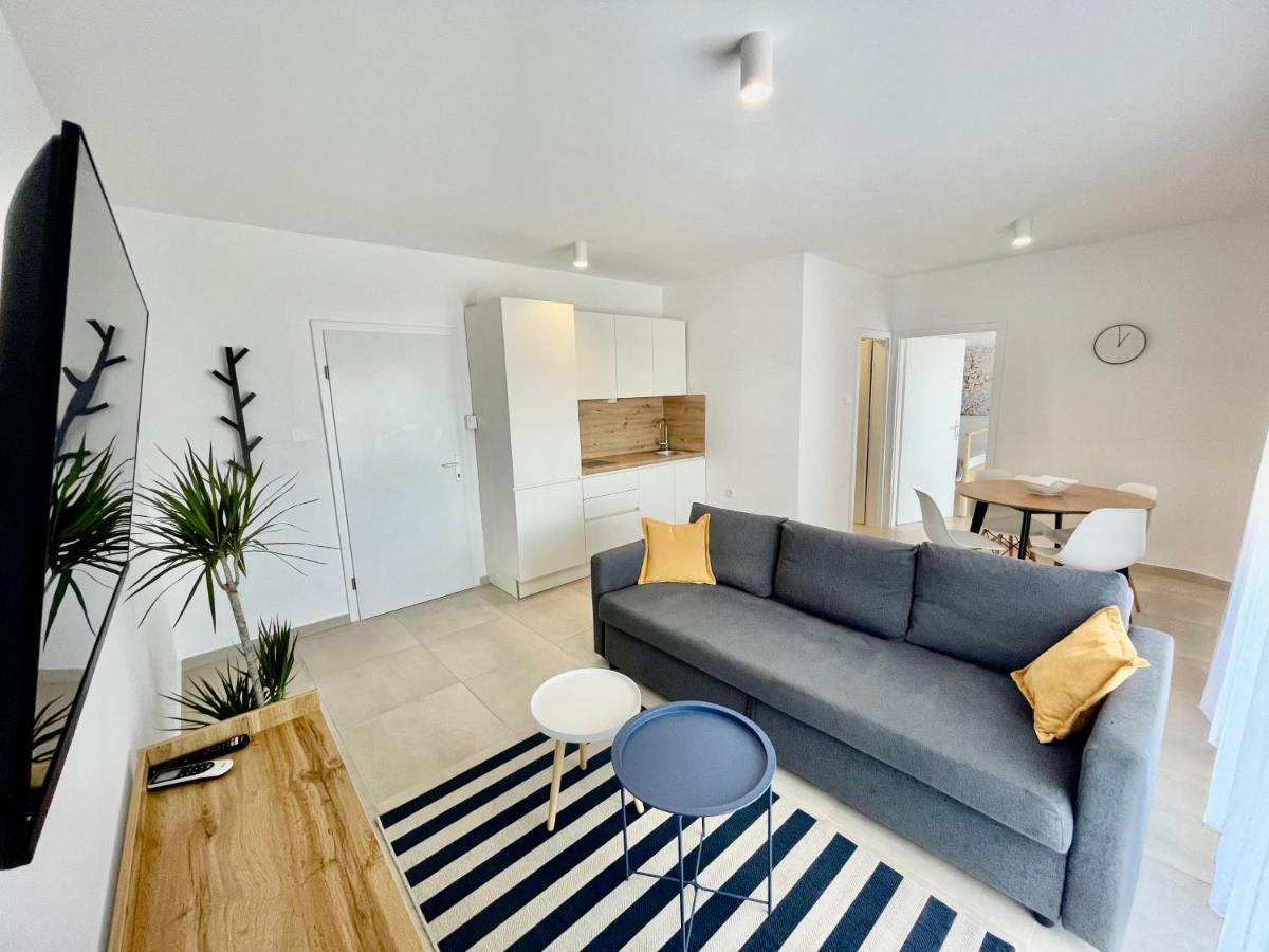 Apartments Maja Dramalj Exteriör bild