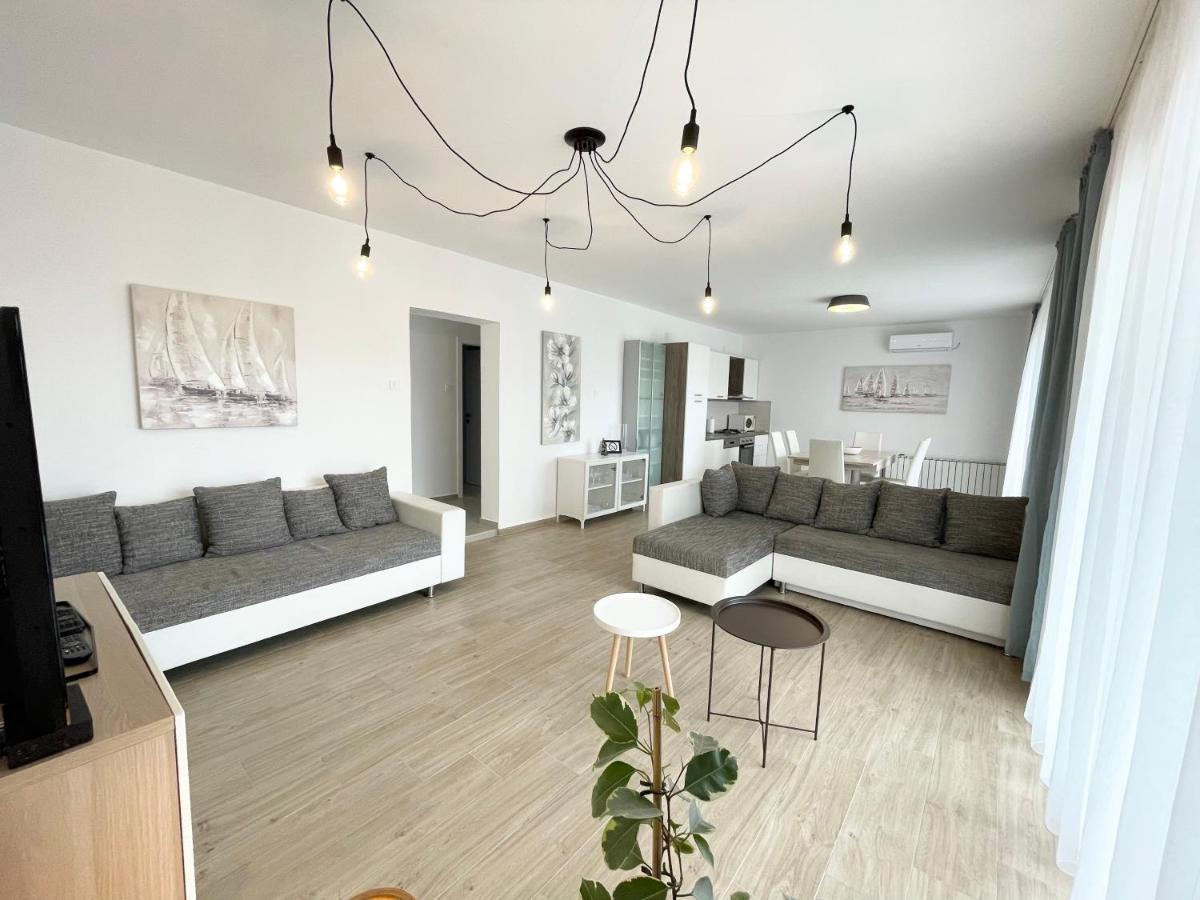 Apartments Maja Dramalj Exteriör bild